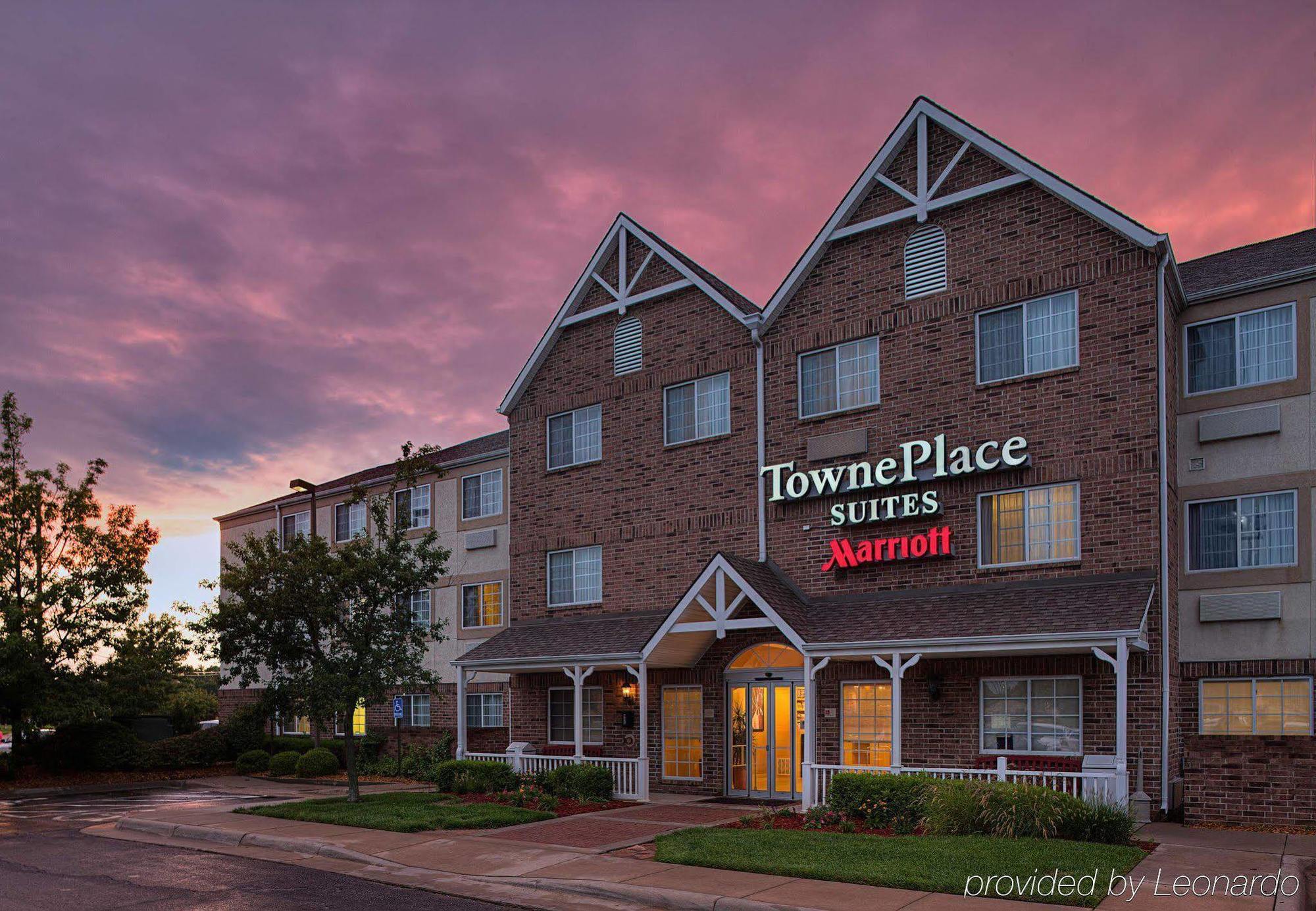 Towneplace Suites Wichita East Exterior photo